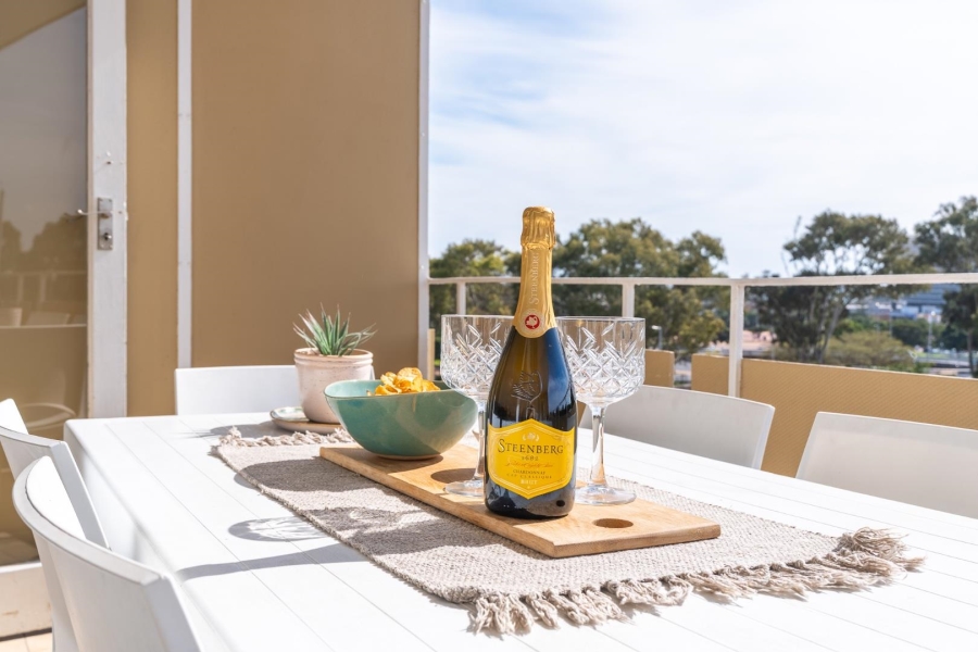 2 Bedroom Property for Sale in Green Point Western Cape